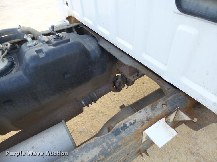 image for item DB2453 2004 Ford F350 Super Duty SuperCab pickup truck cab and chassis