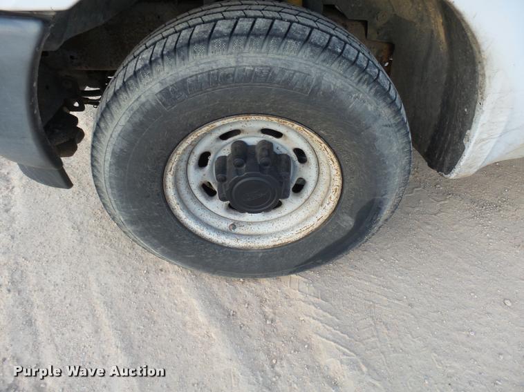 image for item DB2453 2004 Ford F350 Super Duty SuperCab pickup truck cab and chassis