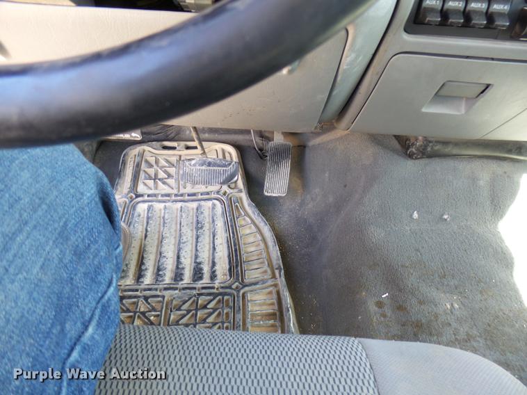 image for item DB2458 2007 Ford F250 Super Duty Crew Cab flatbed pickup truck