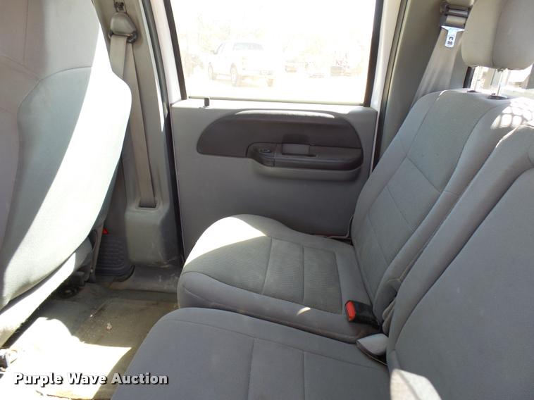 image for item DB2458 2007 Ford F250 Super Duty Crew Cab flatbed pickup truck