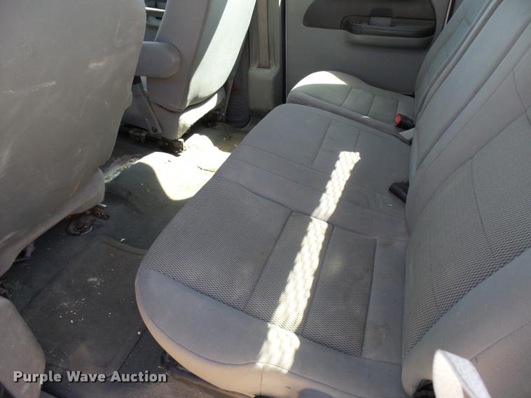 image for item DB2458 2007 Ford F250 Super Duty Crew Cab flatbed pickup truck