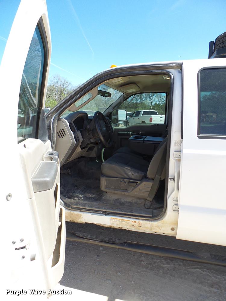 image for item DB2459 2009 Ford F550 Crew Cab utility truck