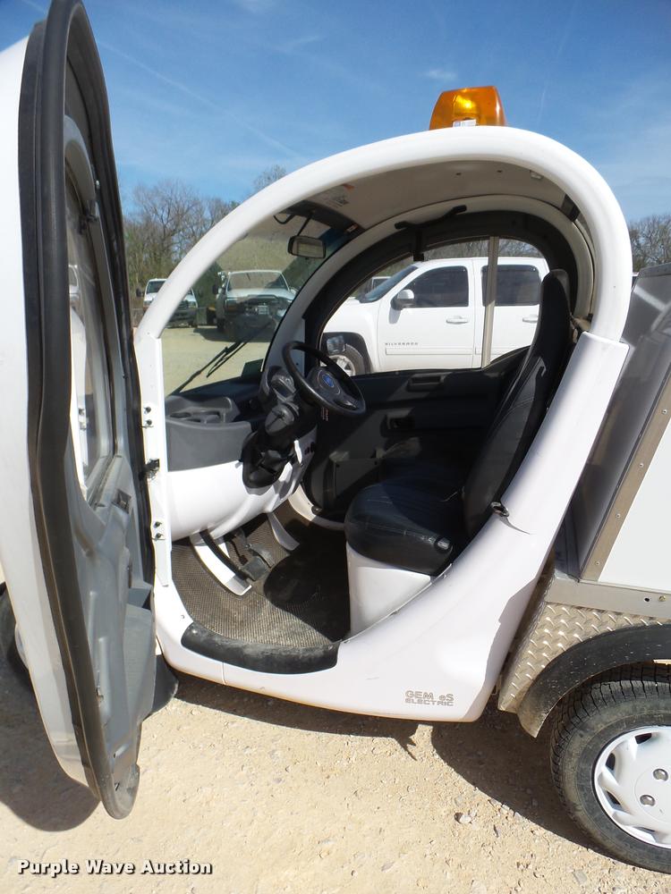 image for item DB2462 2015 Polaris GEM electric car