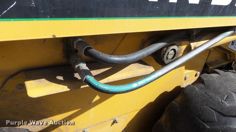 image for item DB3800 1999 John Deere 250 skid steer