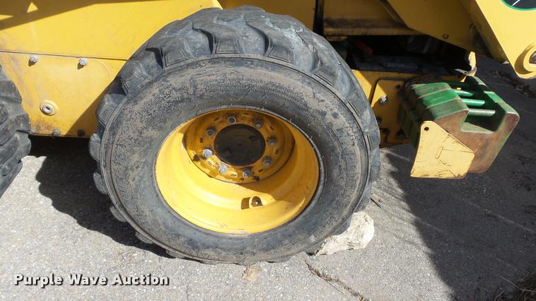 image for item DB3800 1999 John Deere 250 skid steer