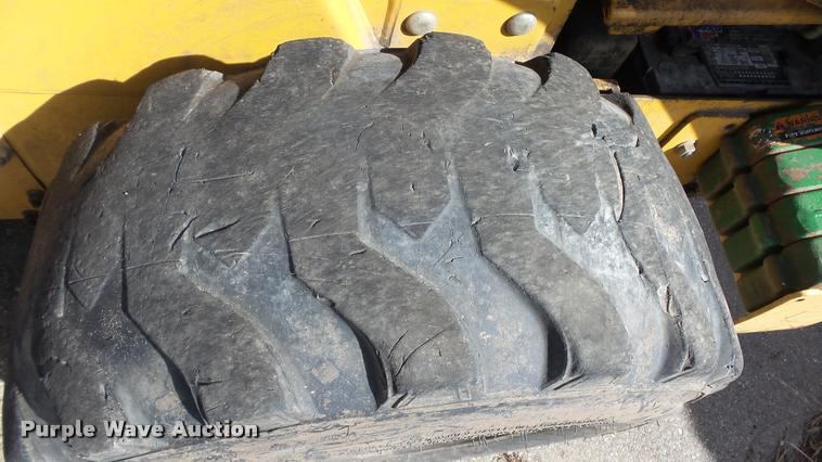 image for item DB3800 1999 John Deere 250 skid steer