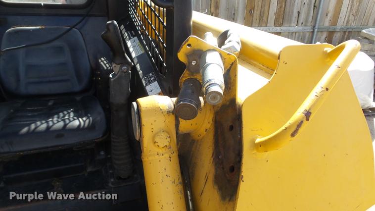image for item DB3800 1999 John Deere 250 skid steer