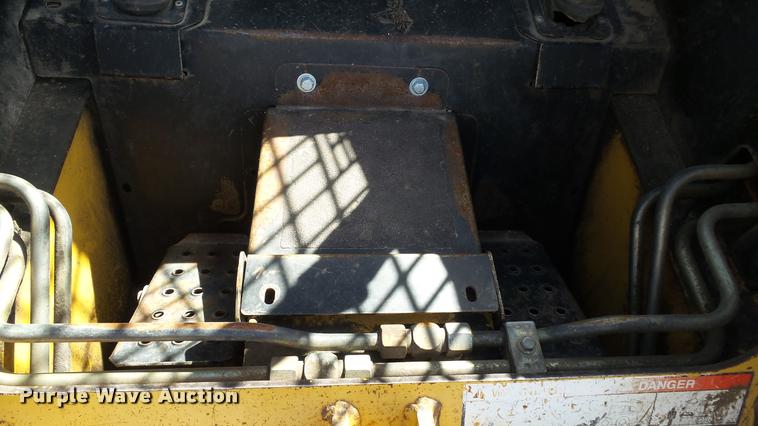 image for item DB3800 1999 John Deere 250 skid steer