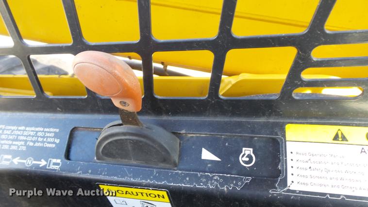 image for item DB3800 1999 John Deere 250 skid steer