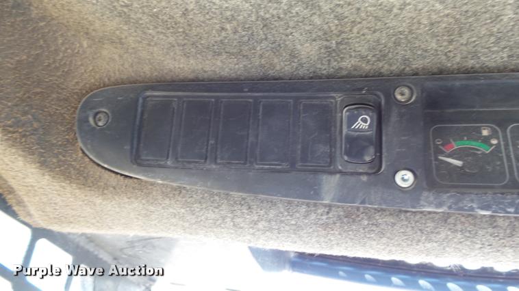 image for item DB3800 1999 John Deere 250 skid steer