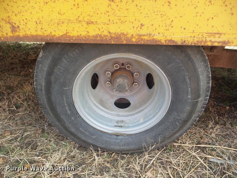 image for item DB5000 1991 Hillsboro equipment trailer