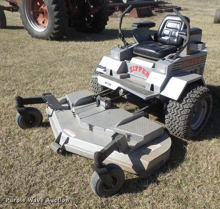 Zipper STS23 ZTR lawn mower in Eskridge, KS Item DC9146 sold