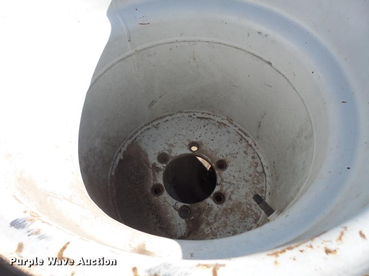 image for item DC9157 (2) 16.5L-16.1SL tires and wheels