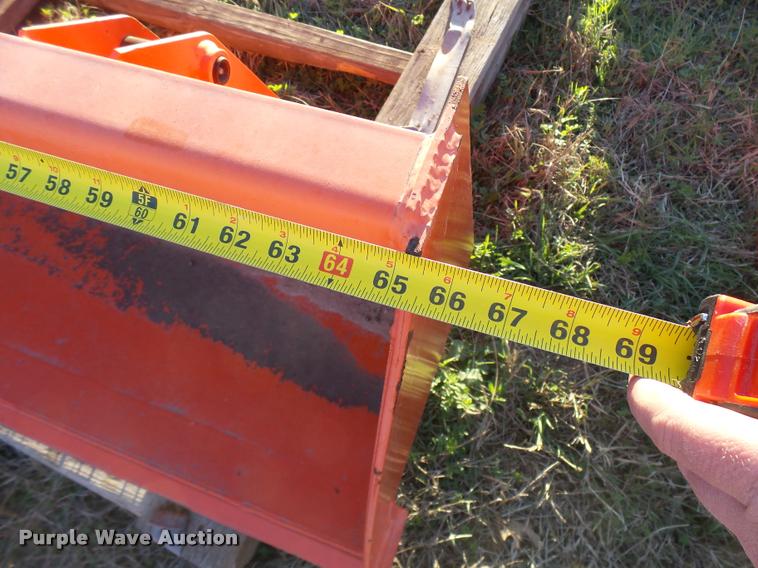 image for item DG9697 Kubota L2243 bucket
