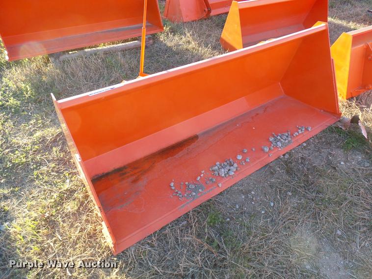 image for item DG9698 Kubota M1047 bucket