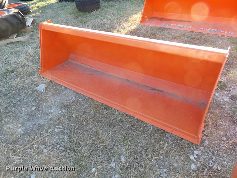 image for item DG9699 Kubota L2276 bucket