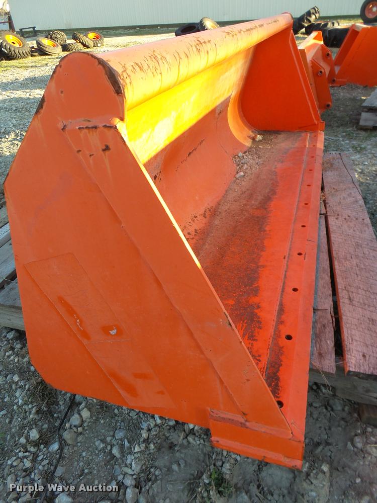 image for item DG9700 KUbota L2293 bucket