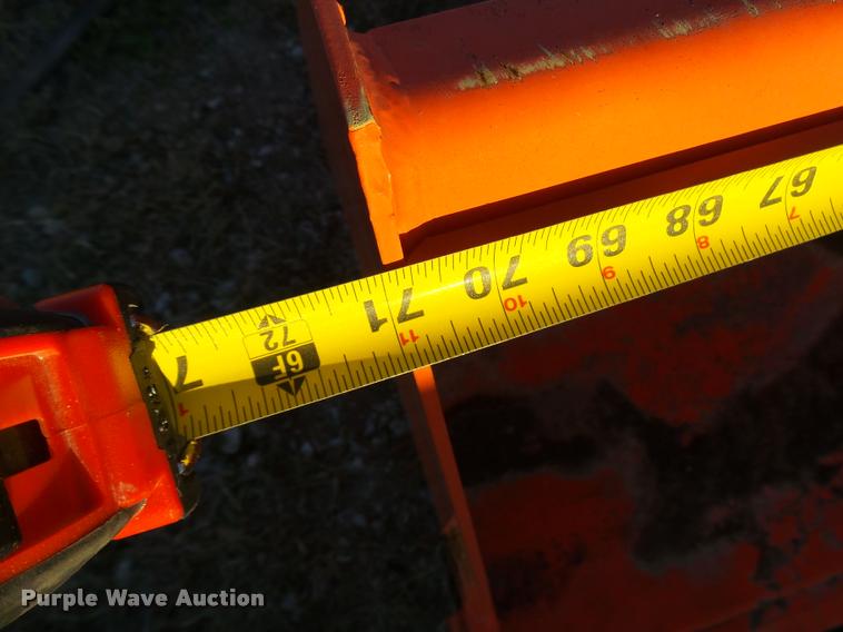 image for item DG9701 Kubota M1282 bucket