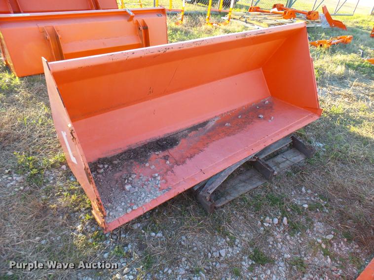 image for item DG9702 Kubota M1282 bucket
