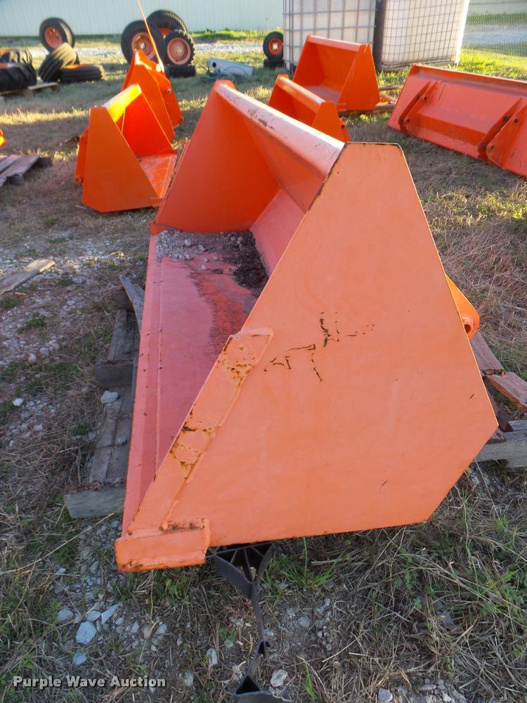 image for item DG9702 Kubota M1282 bucket