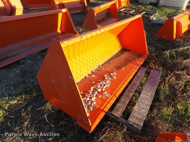 image for item DG9704 Kubota M1282 bucket
