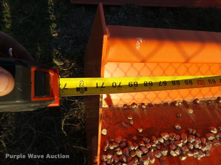 image for item DG9704 Kubota M1282 bucket