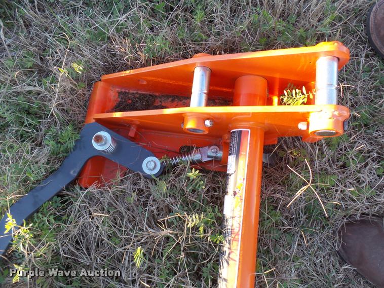 image for item DG9705 Kubota L2226 quick attach bracket