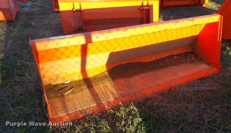 image for item DG9724 Kubota L2263 bucket