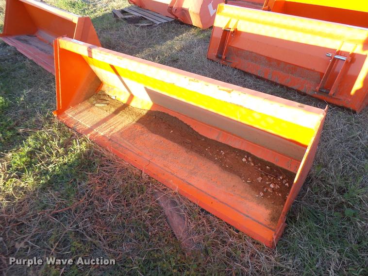 image for item DG9724 Kubota L2263 bucket