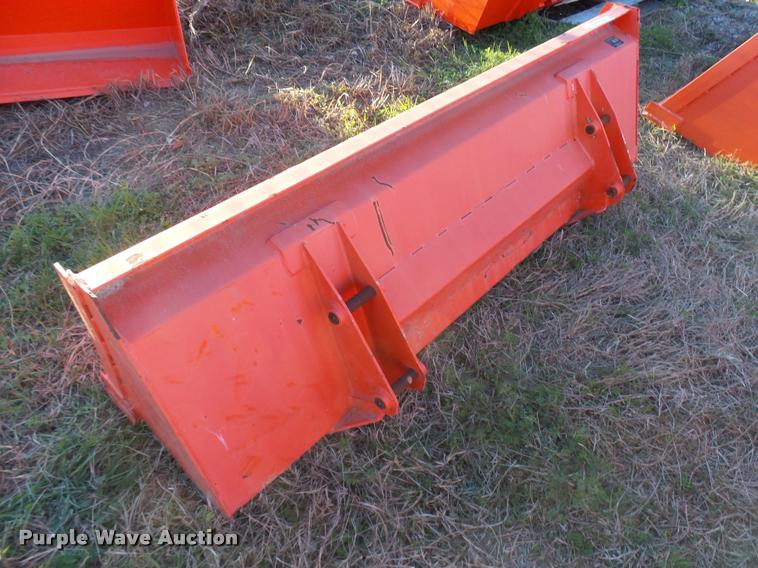 image for item DG9724 Kubota L2263 bucket
