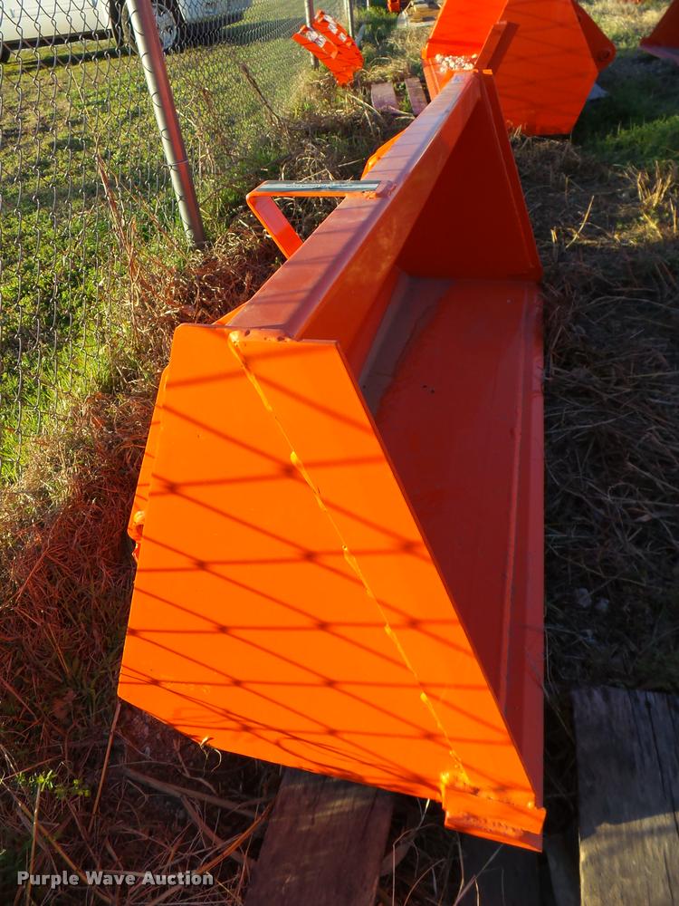 image for item DG9725 Kubota loader bucket