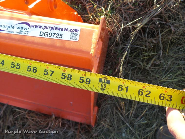 image for item DG9725 Kubota loader bucket