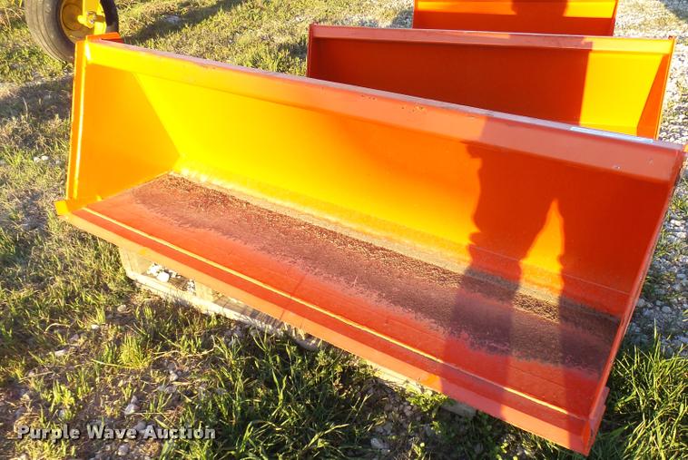 image for item DG9729 Kubata L2283 bucket