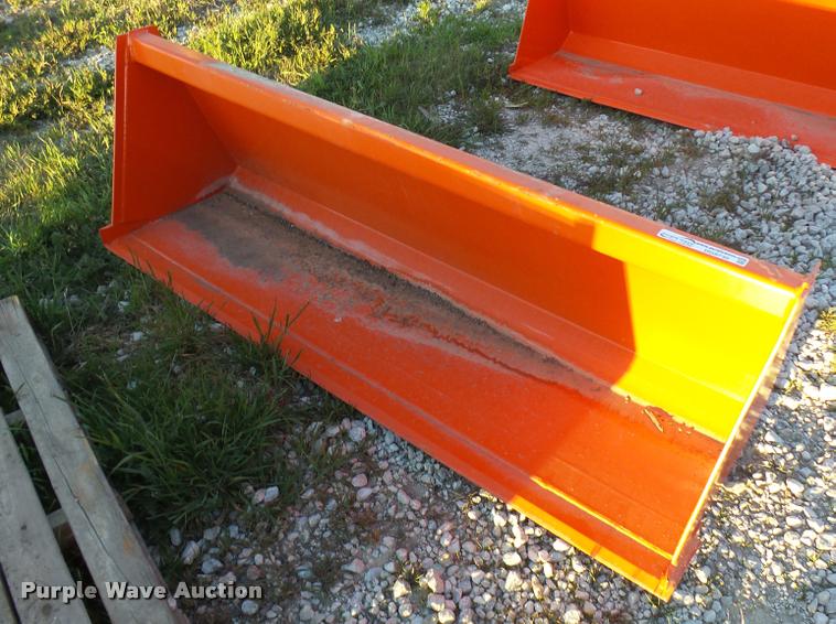 image for item DG9730 Kubota L2263 bucket