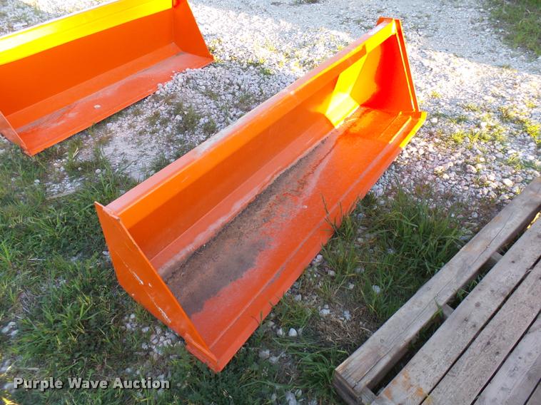 image for item DG9730 Kubota L2263 bucket