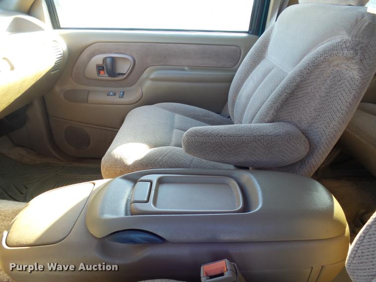 image for item DH9506 1995 Chevrolet Tahoe SUV