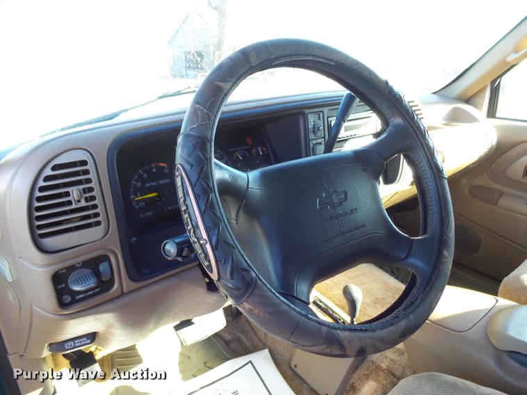 image for item DH9506 1995 Chevrolet Tahoe SUV