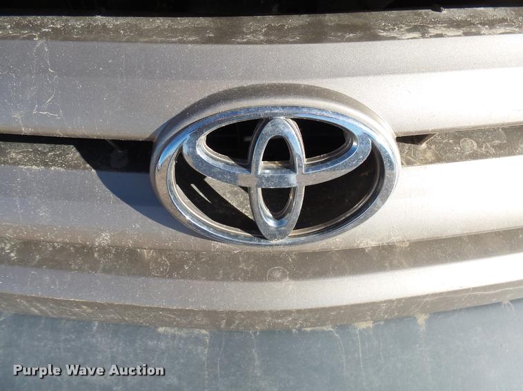 image for item DH9507 2002 Toyota Sienna CE van