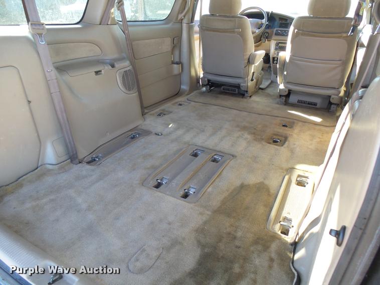 image for item DH9507 2002 Toyota Sienna CE van