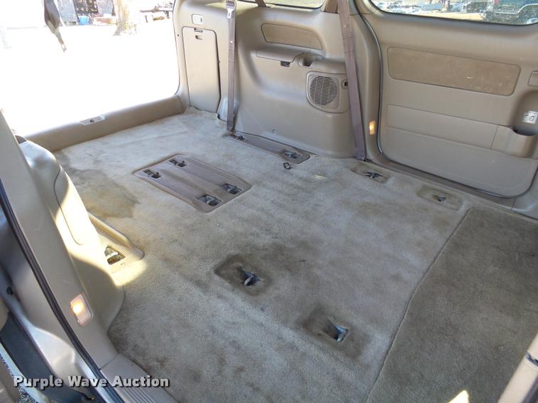 image for item DH9507 2002 Toyota Sienna CE van