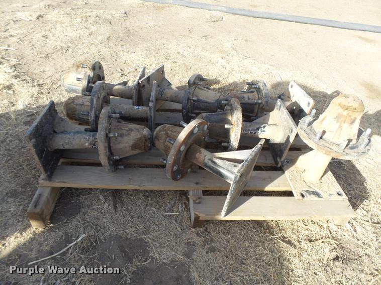 image for item DI9664 (8) eight bolt hubs and spindles