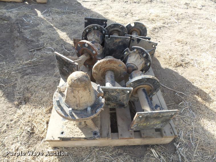 image for item DI9664 (8) eight bolt hubs and spindles