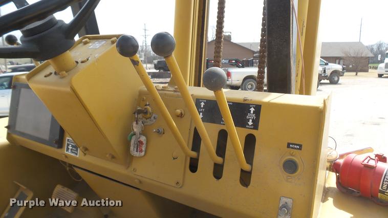 image for item DQ9838 Case 586E forklift