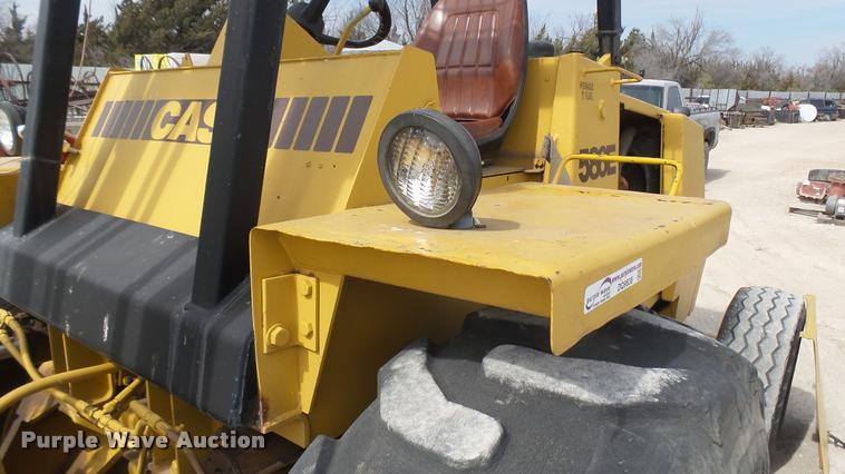 image for item DQ9838 Case 586E forklift