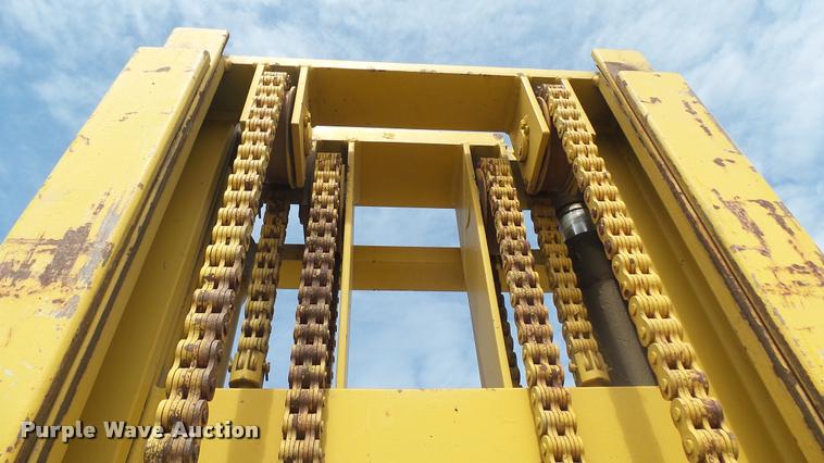 image for item DQ9838 Case 586E forklift