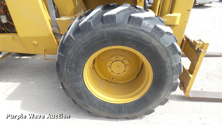 image for item DQ9838 Case 586E forklift