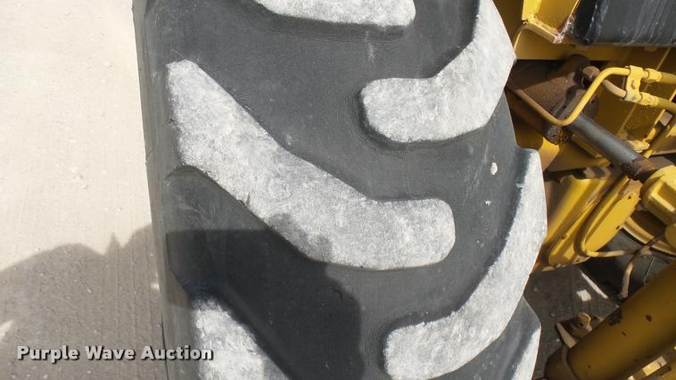 image for item DQ9838 Case 586E forklift