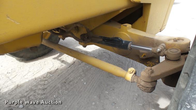 image for item DQ9838 Case 586E forklift