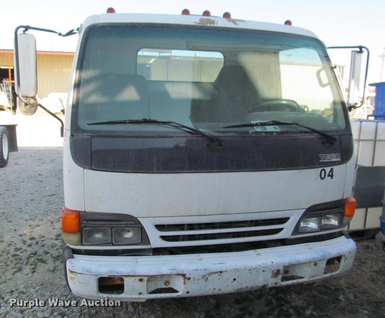 image for item DT9234 2000 Isuzu NPR truck cab and chassis