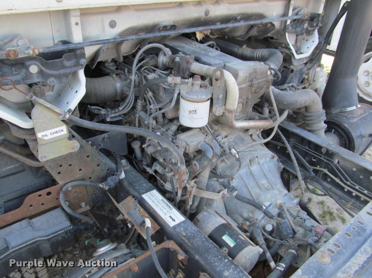 image for item DT9234 2000 Isuzu NPR truck cab and chassis